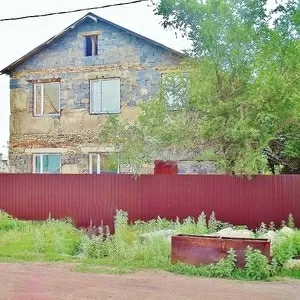 Продаем двухэтажный,  трехуровневый дом в Майкудуке (в районе Мечети).