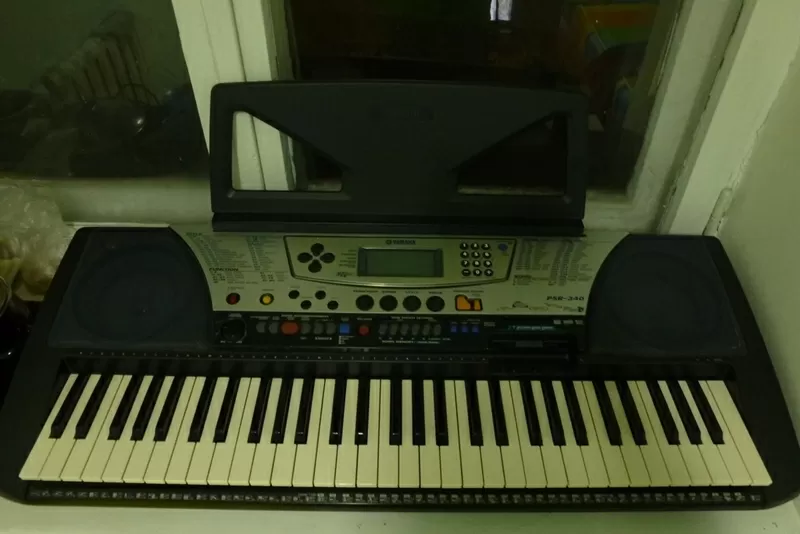 Продаётся синтезатор YAMAHA PSR 340 