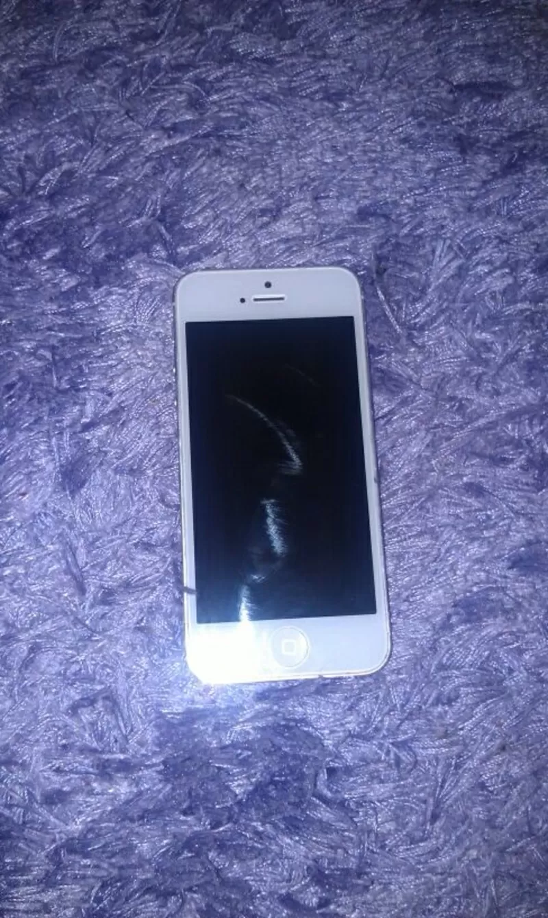 Продам iPhone 5. Белый. Б/у. 75000. 4