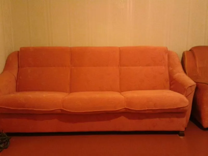 Продам диван раскладной и 2 кресла производство,   б/у.